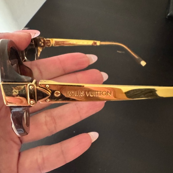 Louis Vuitton Cat Eye Sunglasses - Picture 12 of 16